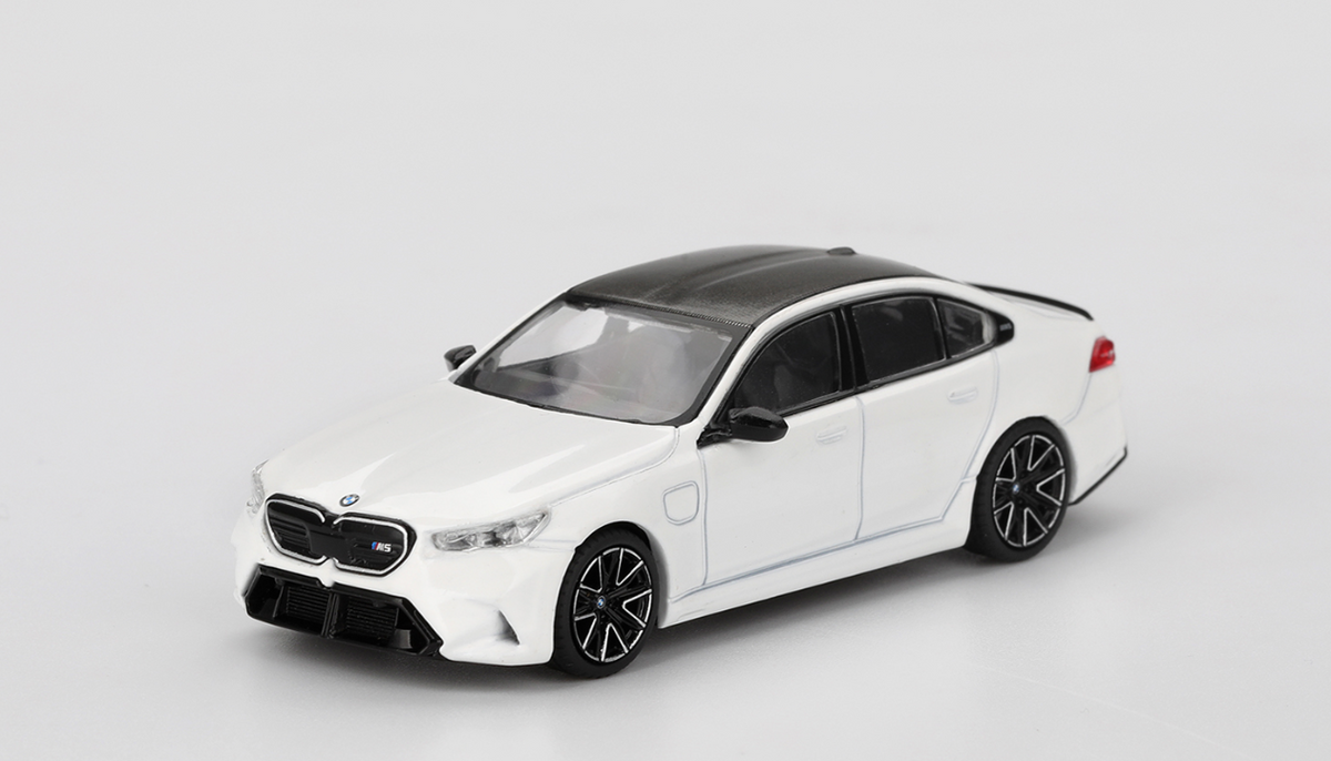 Mini GT 1092 - BMW M5 Alpine White (LHD) - 1:64